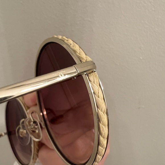 Chanel sunglasses with black leather case 🤩🌹🥰🔥 - Picture 5 of 15